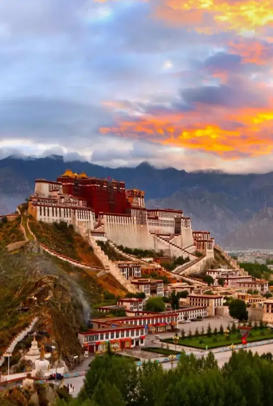 西藏不在布达拉宫，不在大昭寺，它在路上。。