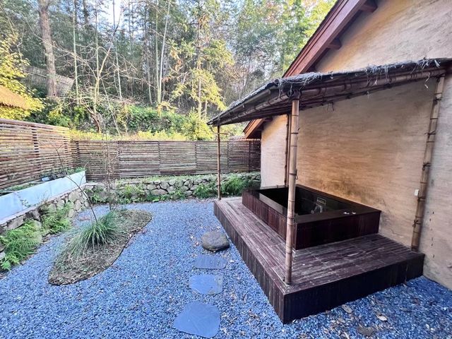 避世感拉滿的古村民宿，私享六萬平山谷秘境