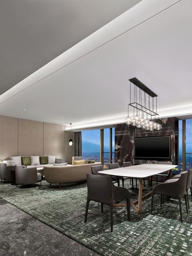 🌟 Qidong's Hospitality Gem: DoubleTree by Hilton 🌟