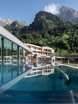 🌟 Alpine Retreats: Trentino's Top Stay 🏔️✨