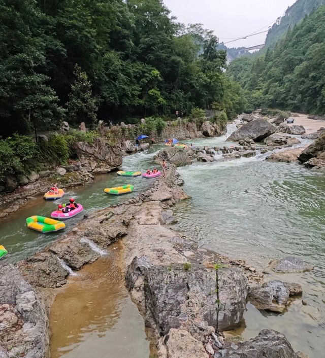 貴陽周邊避暑聖地！南江大峽谷漂流攻略大公開