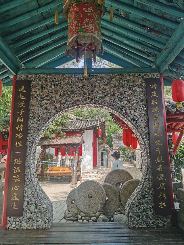 馬嵬驛民俗坊之展示館：南床北炕