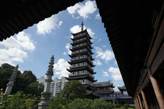 不要錯過這座上海最古老的寺院之一工真如寺。