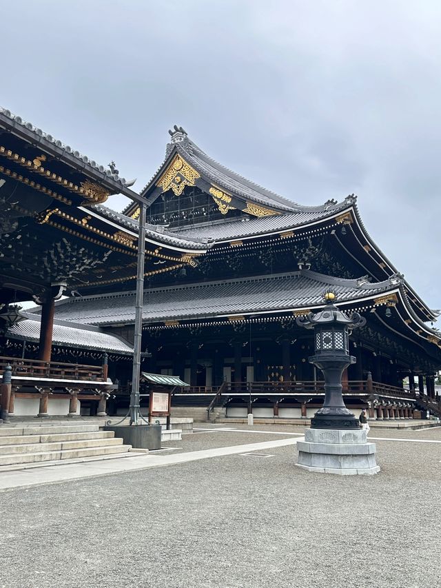 京都古韻·本願寺：在歷史與信仰的交響中漫步。