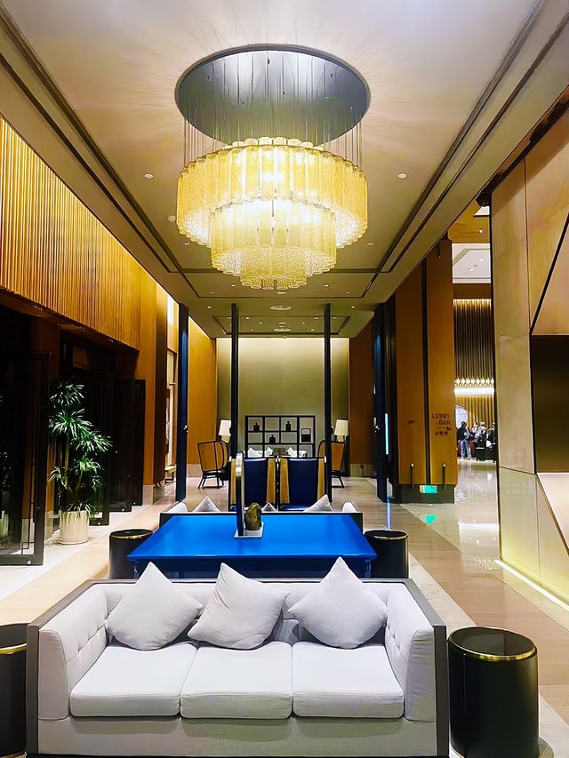喧鬧景區中的寧靜處所：濮錦大酒店。