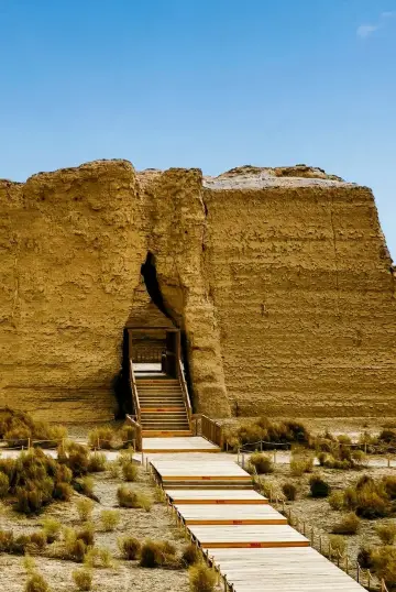 玉門關:穿越千年的時光邀約。