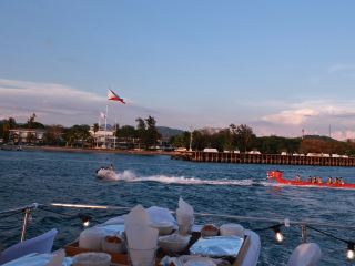 Focus on the Philippines | Explore the boundaries of the sea at Subic Bay. 