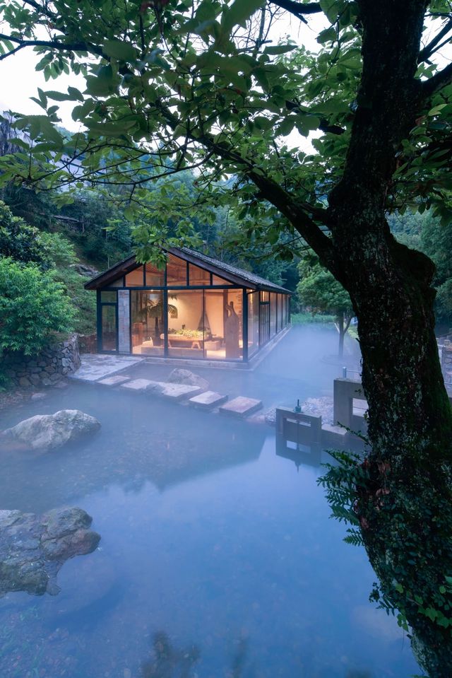 礦坑泡湯，春節可用！