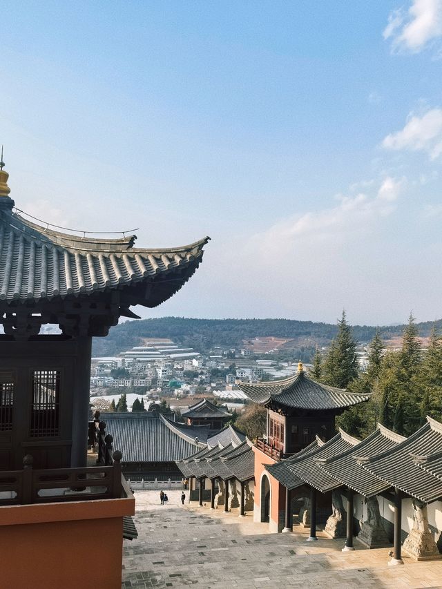 比起雞足山，我更喜歡這常年香火旺盛