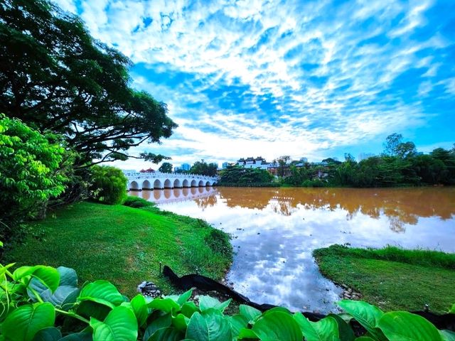 裕廊湖花園