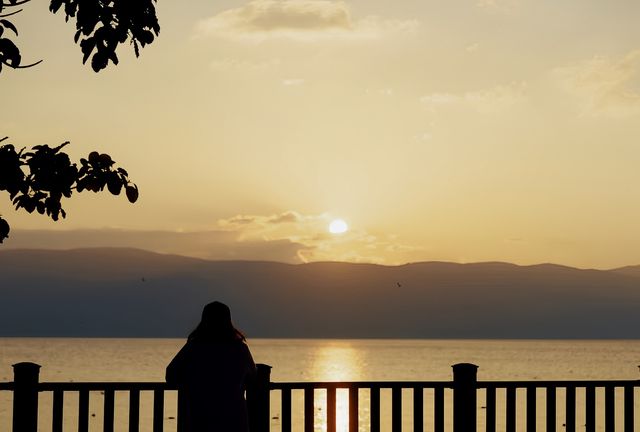 來到大理總要看一次日出,才算不虛此行吧 來到大理總要看一次日出,才算不虛此行吧