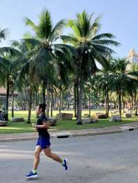 Bangkok’s Green Heart: Springtime Strolls in Lumphini Park