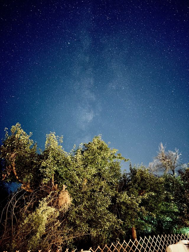 去敦煌，鎖定呢間可以影星空嘅小院