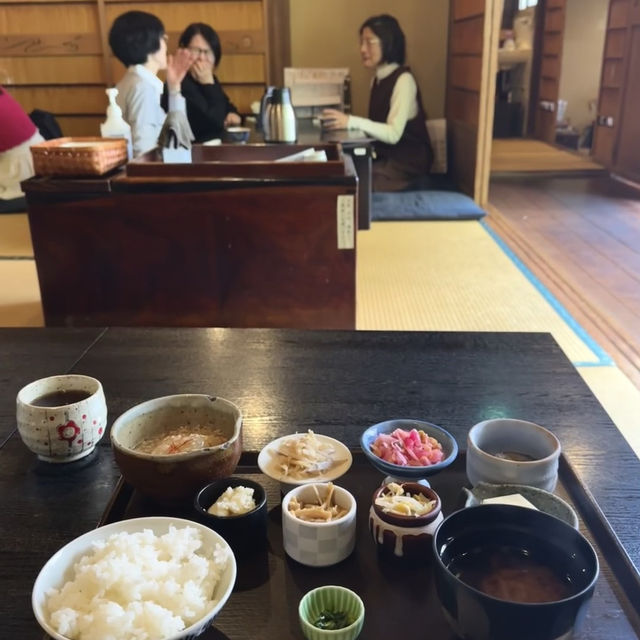 大阪美食｜市中心百年宅邸里的秋日午餐🍁Nanoan和風素席體驗