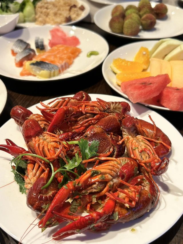 喺海口萬麗食到豐富嘅自助餐啦！！！