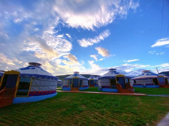 暑期限定！入住烏蘭哈達火山腳下的童話屋