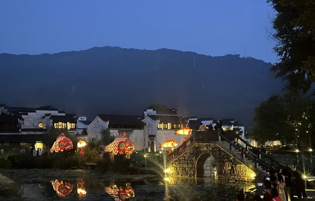 宏村﹣碧山﹣南屏﹣西遞﹣西溪﹣呈坎﹣黃山