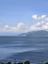 洱海懸崖上的「不基礎」美學衝擊