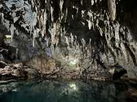 🌊 希納達南石灰岩洞 Hinagdanan Cave｜藏在地底的碧藍奇境