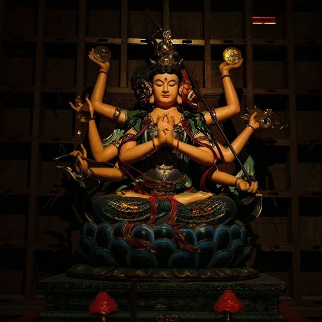 Inside Yushan’s Taoist Temple ⛩️🕯️