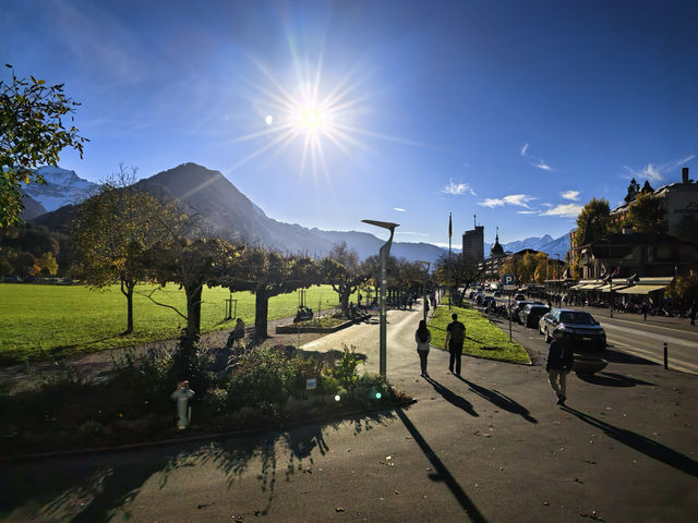 因特拉肯,愛在深秋 因特拉肯,愛在深秋