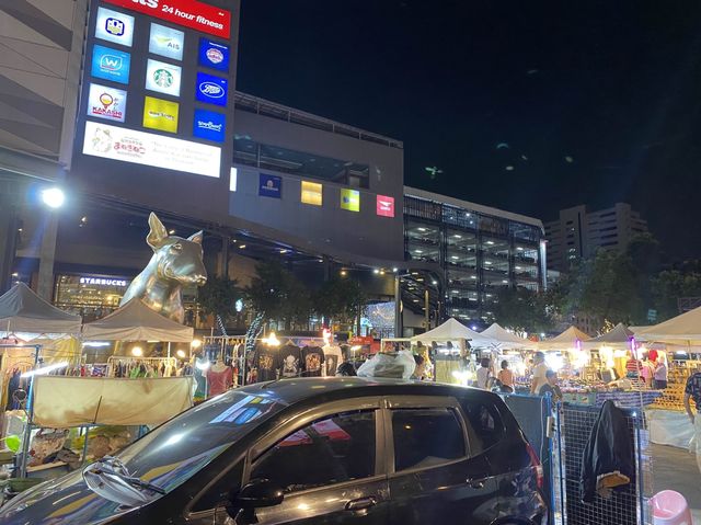 Street Food ลานหน้าThe Street Ratchada 