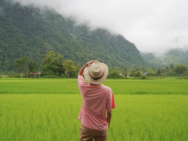 Vangvieng Angsavanh - ວັງວຽງອ່າງສະຫວັນ