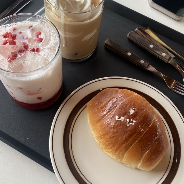 경주 대형 한옥 카페 - 소금빵 맛집🥨🥐 [두낫디스터브 경주]