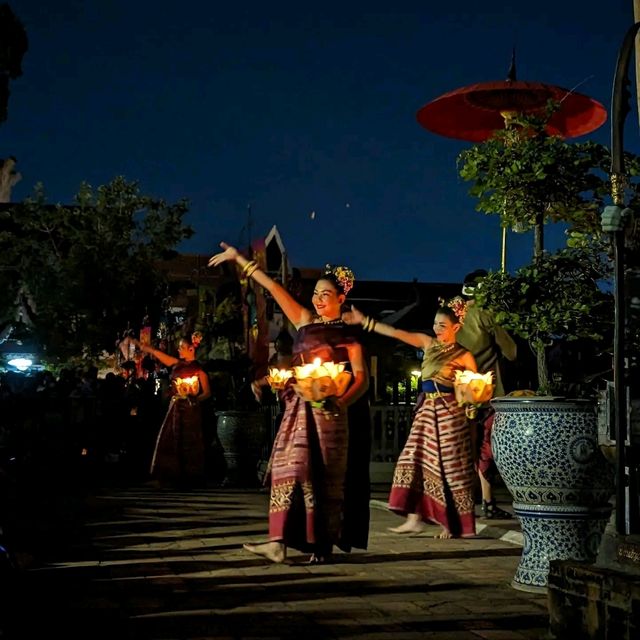 Loy Krathong Splendor at Wat Chedi Luang