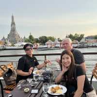 มื้อเย็นสุดพิเศษกับ White Orchid Cruise