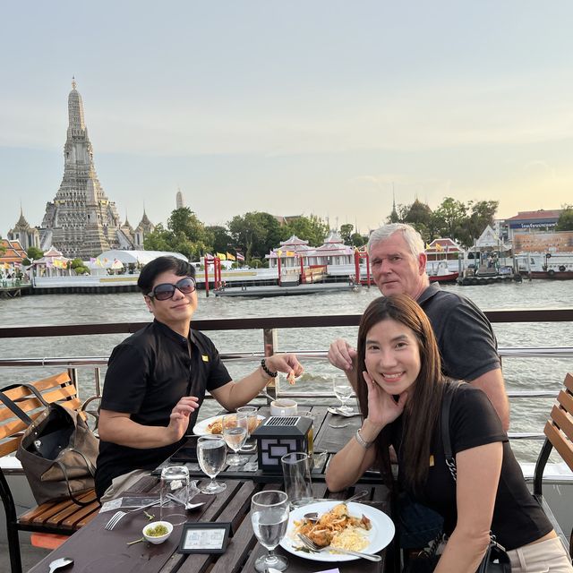 มื้อเย็นสุดพิเศษกับ White Orchid Cruise