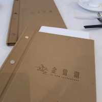 擁湖光山色美景的酒樓