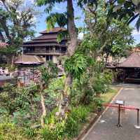 ウブド地区　【Ubud Water Palace】