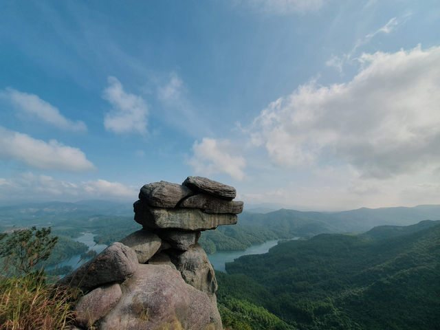 Núi Đá Chồng mountain