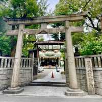 【大阪府】インパクト抜群の難波八阪神社を参拝！