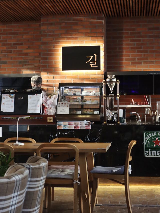 따뜻한 분위기의 미사 카페 ‘길’ ☕