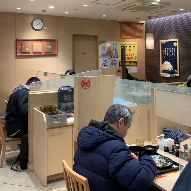 札幌　札幌観光　ススキノど真ん中　松のやロースかつ定食大満足！