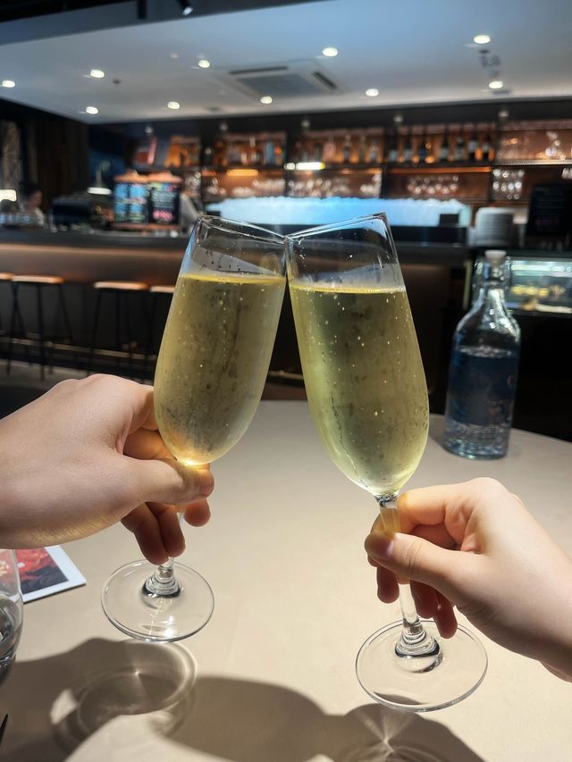 浪漫情調🌹高質三層架tea set下午茶🥂🍰無可挑剔🤩  🦪Feast Oyster Bar  