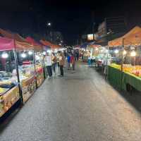 เดินเล่นเพลิน ๆ  @ ถนนคนเดินสถานีรถไฟตรัง