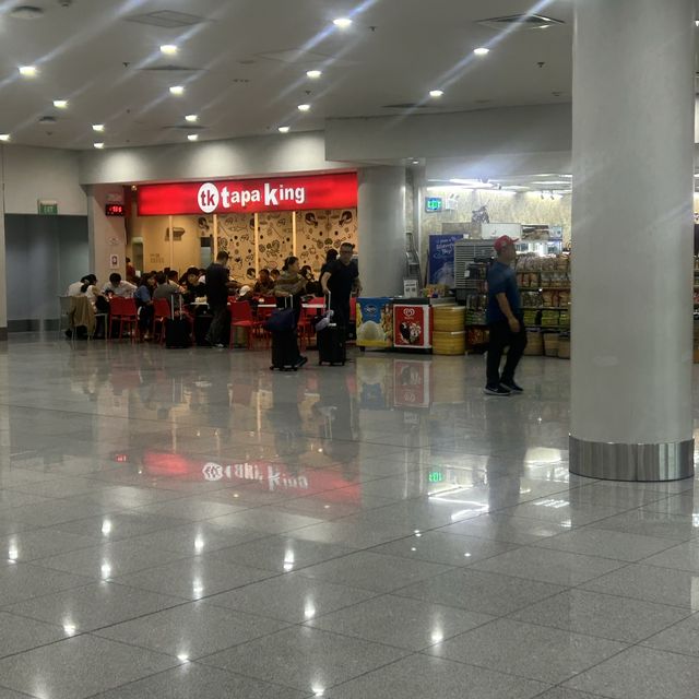 ニノイアキノ空港