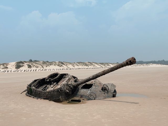 被時光遺落在海灘裡的歐厝戰車