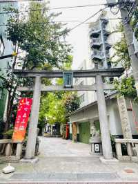 【東京都/銀杏岡八幡神社】「錦秋詣」金色の銀杏