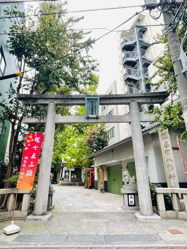 【東京都/銀杏岡八幡神社】「錦秋詣」金色の銀杏