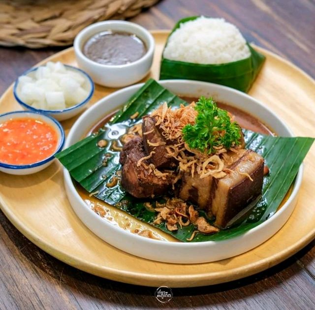 Hom•mes by Good Cafe Phuket  
