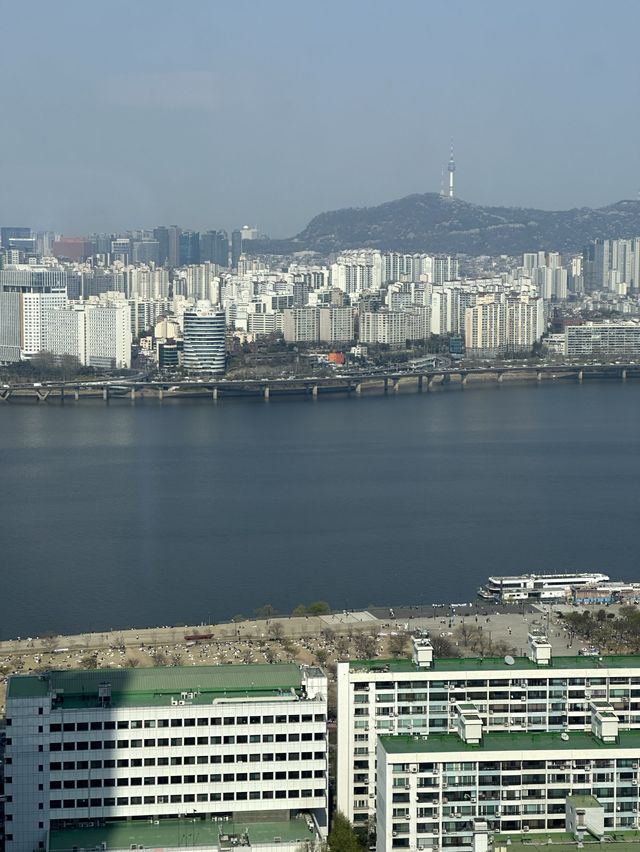 여의도 한강뷰가 매력적인 서울 콘래드 호텔 
