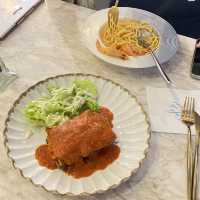 Unleashing Creativity at Café de Paris