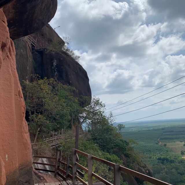 วัดภูทอก