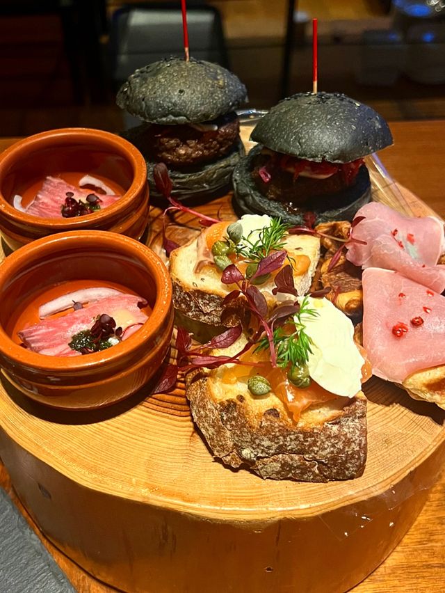 【福岡グルメ】お肉とスイーツを楽しめる“夜のアフタヌーンティー“