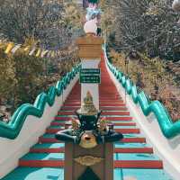 北碧府．Wat Ban Tham(依山勢建造的巨龍廟宇)