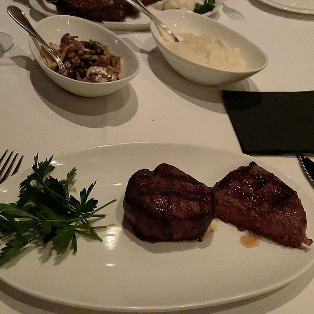 Vancouver downtown 스테이크맛집‘Gotham steak house'(인생맛집)